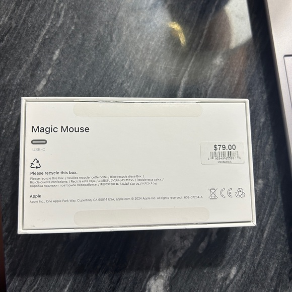 Apple Magic Mouse in White - Picture 3 of 5